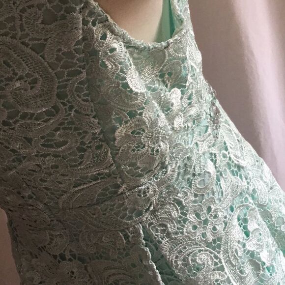 Lace sleeveless 👗 in mint green size large NWT - Picture 6 of 8